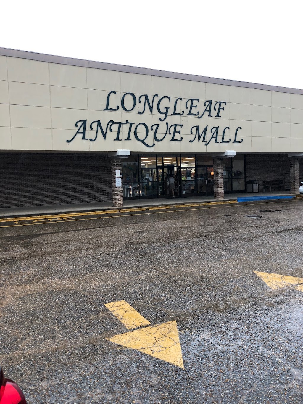Longleaf Antique & Flea Mall | 591 Alex City Shopping Center Dr, Alexander City, AL 35010, USA | Phone: (256) 234-3492