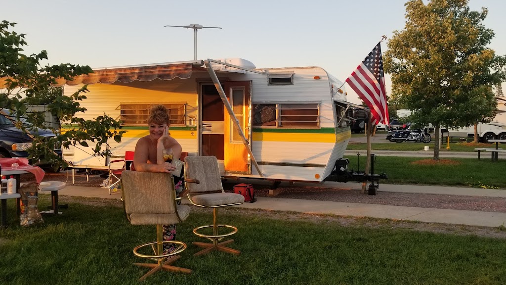 Ho Chunk RV Park | Baraboo, WI 53913, USA | Phone: (800) 746-2486