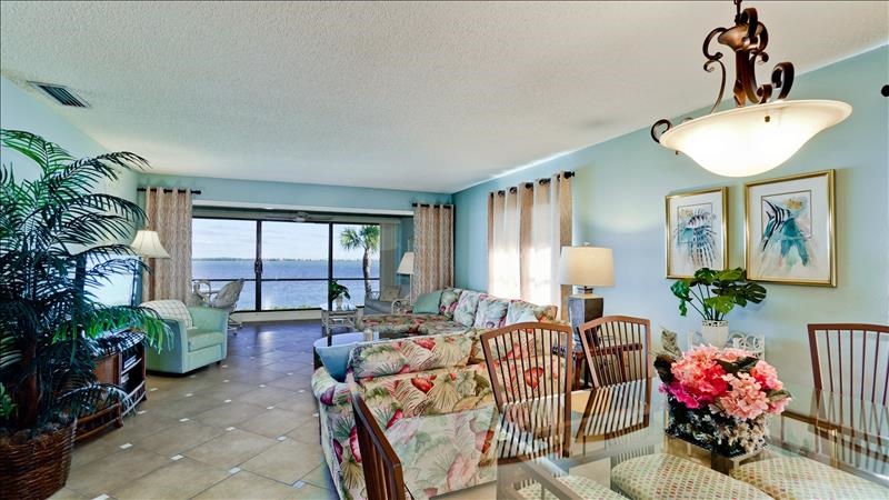 A Paradise Vacation Rentals | 5201 Gulf Dr, Holmes Beach, FL 34217, USA | Phone: (800) 237-2252