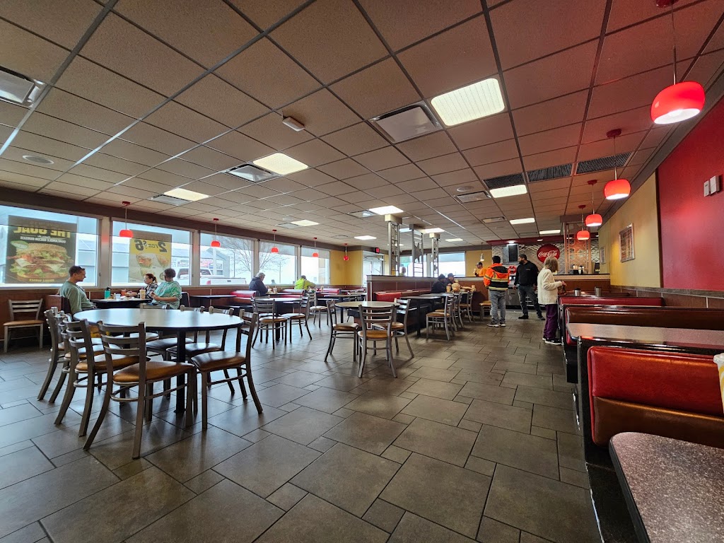 Carl’s Jr. | 21937 CA-46, Lost Hills, CA 93249, USA | Phone: (661) 797-2542