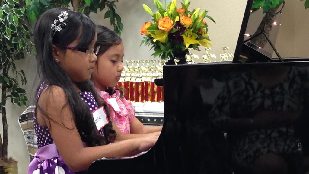 Magnolia Music Piano Studio | 5220 Diamante Dr, Spicewood, TX 78669, USA | Phone: (512) 840-1965