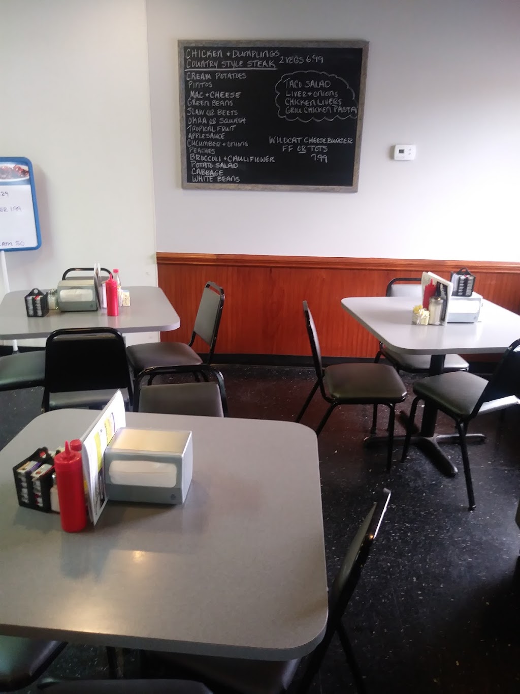 Ramseur Country Diner | 140 N Brady St, Ramseur, NC 27316, USA | Phone: (336) 824-2744