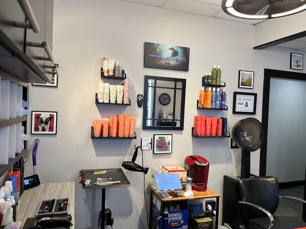 Robert Sutton salon | 105 W Corbin St 104 suite #2, Hillsborough, NC 27278, USA | Phone: (984) 261-6893