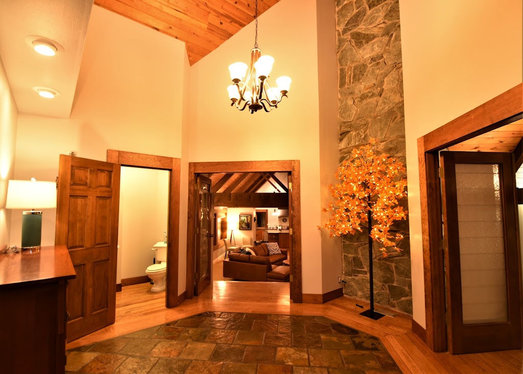 North Bend Escapes Rivers Edge Retreat | 5600 329th Ave SE, Fall City, WA 98024, USA | Phone: (206) 486-0731