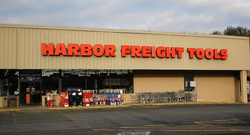 Harbor Freight Tools | 2658 Peters Creek Pkwy, Winston-Salem, NC 27127, USA | Phone: (336) 771-2323