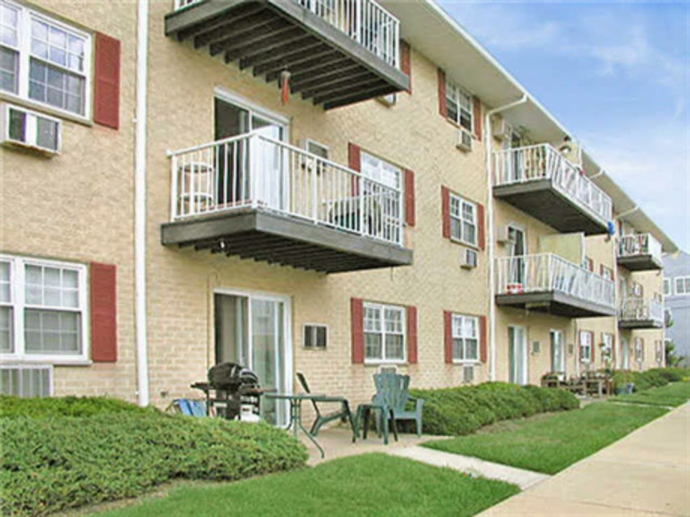 Terrace Lake Apartments | 100 Cliff Ave, Bradley Beach, NJ 07720, USA | Phone: (732) 508-0304