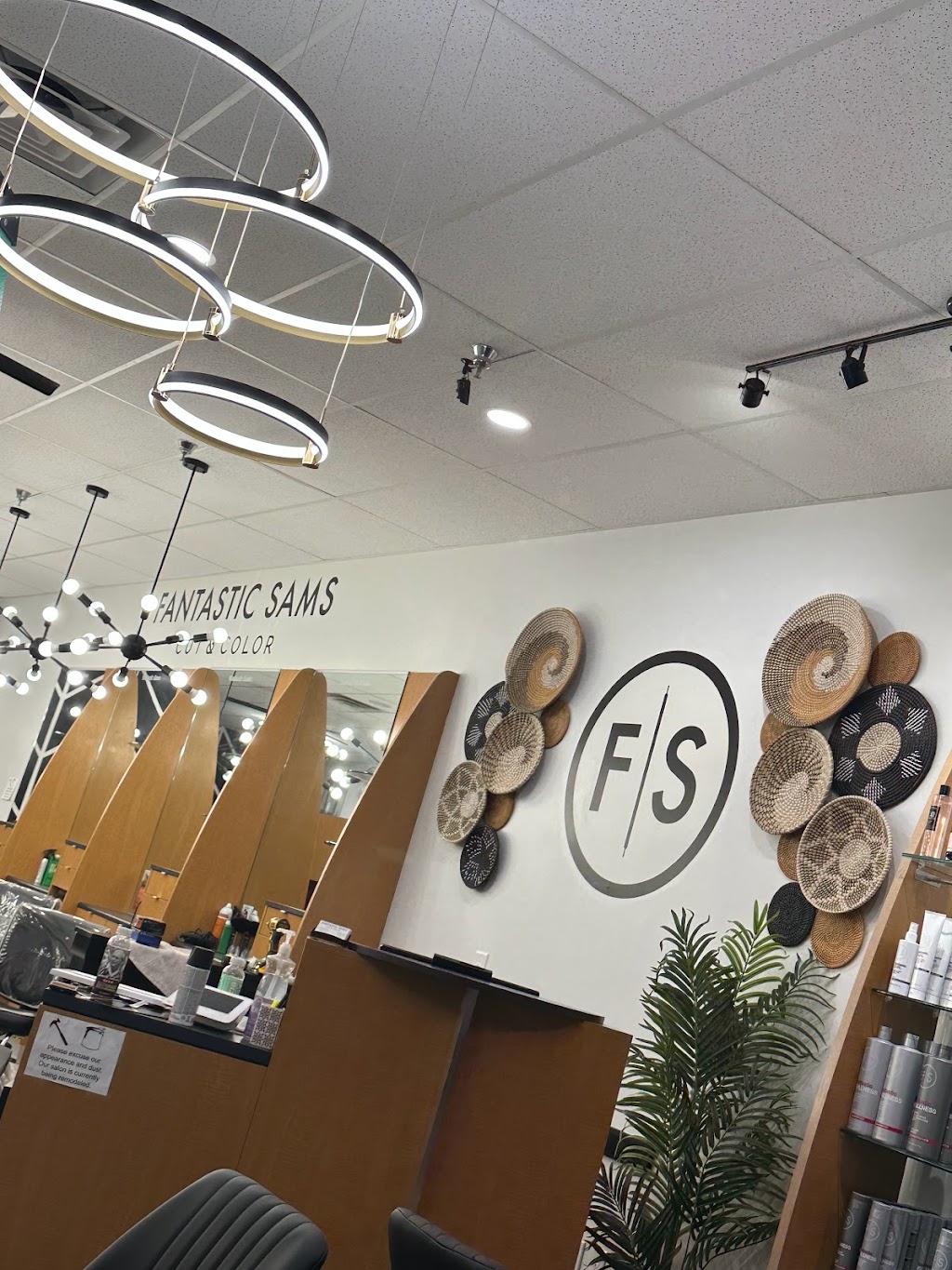 Fantastic Sams Cut & Color | 220 Buffalo Trail Dr #356, Sarver, PA 16055, USA | Phone: (724) 295-0101