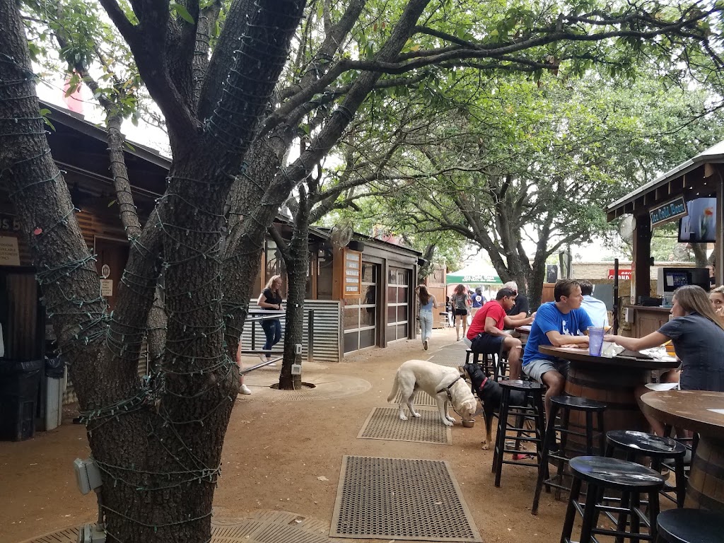 Katy Trail Ice House | 3127 Routh St, Dallas, TX 75201, USA | Phone: (214) 468-0600