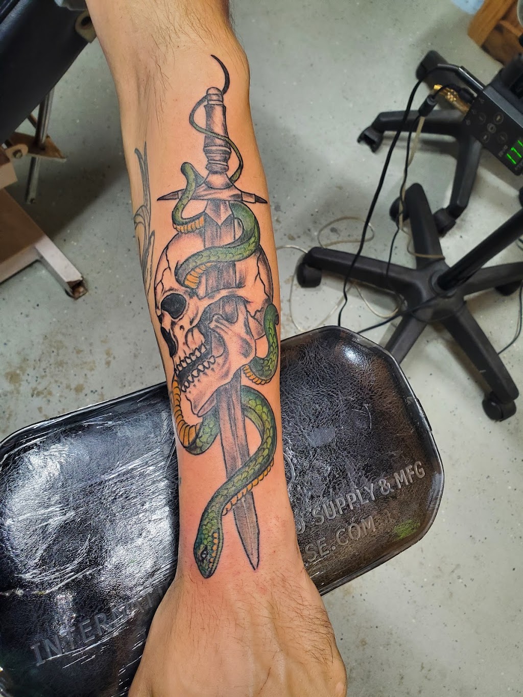 Needlepoint Tattoo & Piercings | 6480 US-20, Angola, IN 46703, USA | Phone: (574) 360-7718