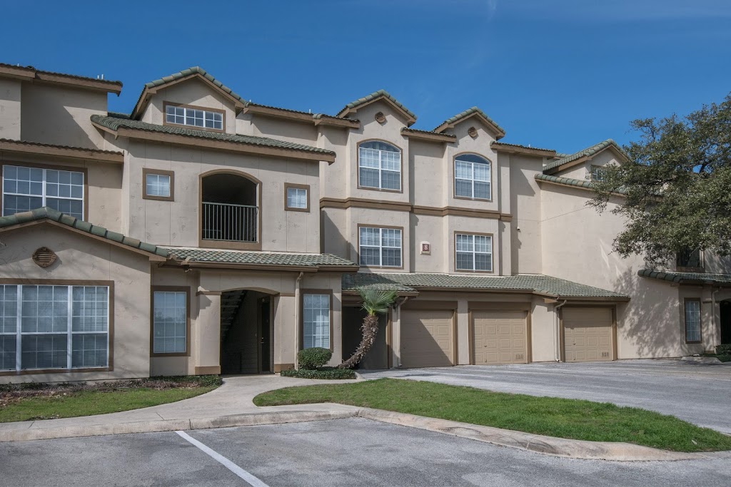 Vineyard Springs Apartments | 18200 Blanco Springs, San Antonio, TX 78258 | Phone: (210) 526-3959