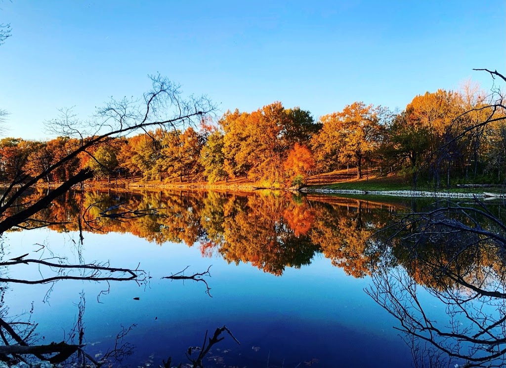 Silver Lake Park | 3099 Highland Park Rd, Highland, IL 62249, USA | Phone: (618) 651-1386
