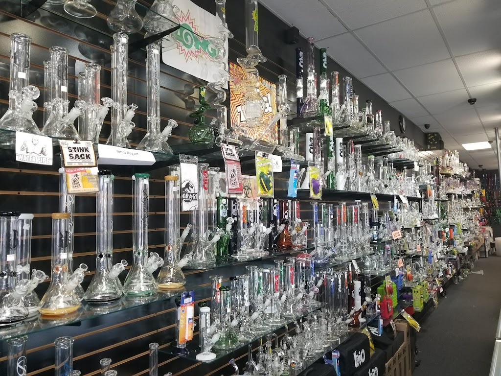 The Glass Warehouse | 6140 Van Buren Boulevard, Riverside, CA 92503, USA | Phone: (951) 687-6653