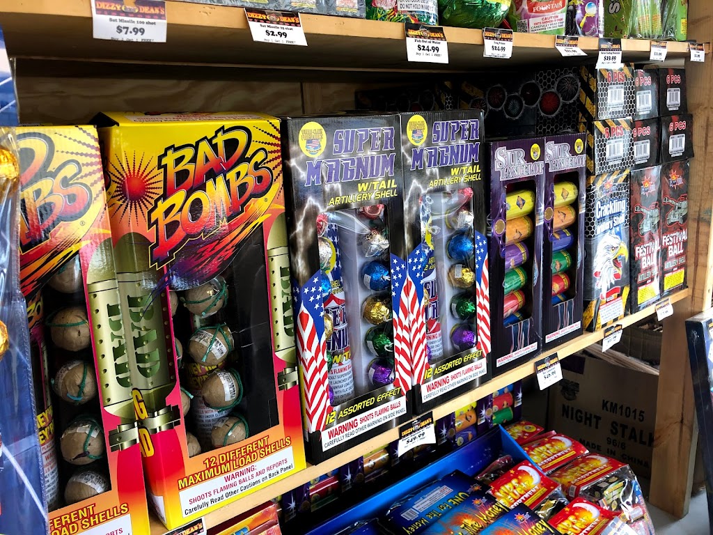 Dizzy Deans Fireworks | 5990 McAshan Dr, McCalla, AL 35111, USA | Phone: (205) 281-0363