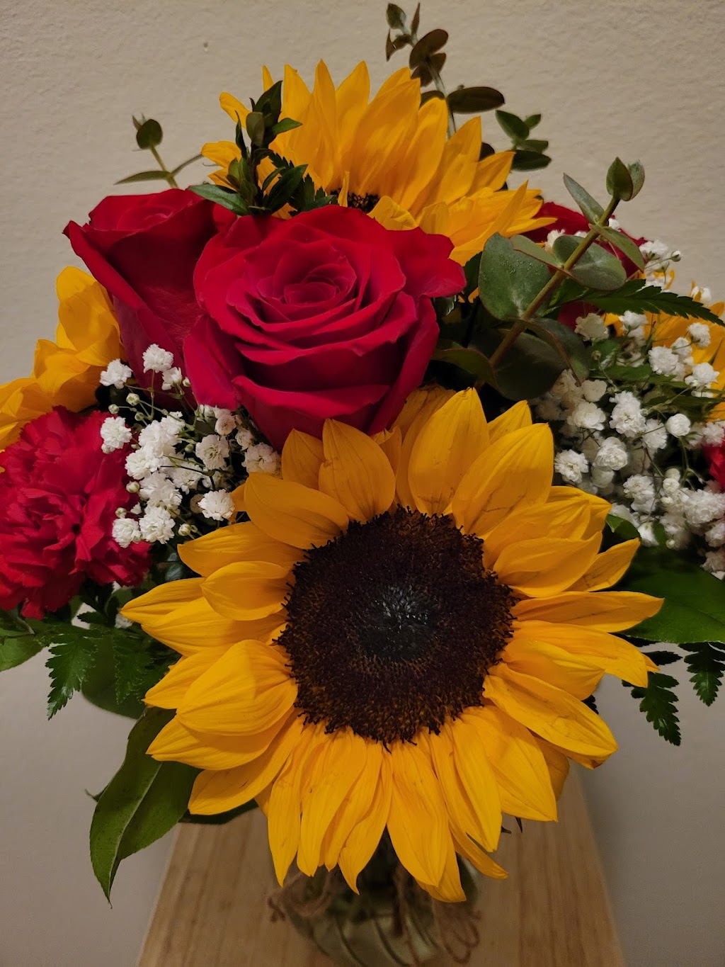 Martinez Flowers | 1236 W Civic Center Dr, Santa Ana, CA 92703, USA | Phone: (714) 277-6360