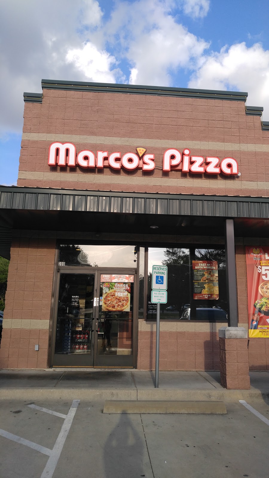 Marcos Pizza | 1600 Bedford Rd, Bedford, TX 76021, USA | Phone: (817) 354-2233