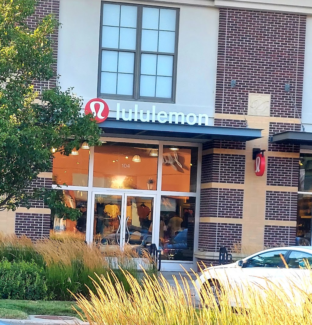 Lululemon Athletica | 17250 Davenport St #104, Omaha, NE 68118, USA | Phone: (402) 256-7689