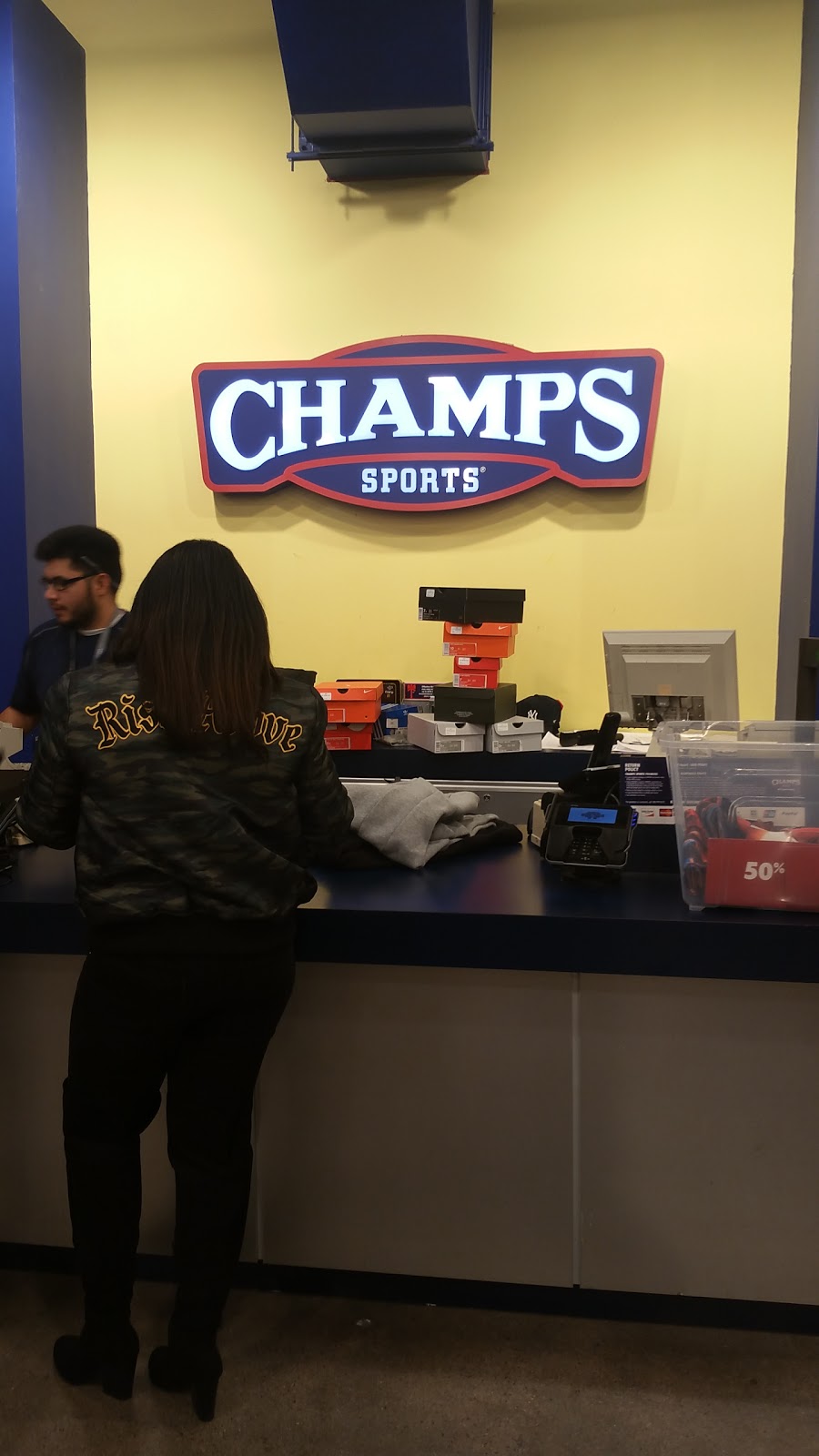 Champs Sports | 484 Plaza Dr, West Covina, CA 91790, USA | Phone: (626) 962-6433