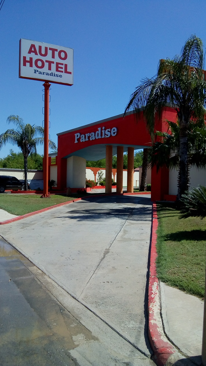Auto Hotel Paradise | mexico 1839, Carr. Nacional, Granjas Treviño, 88294 Nuevo Laredo, Tamps., Mexico | Phone: 867 718 2100