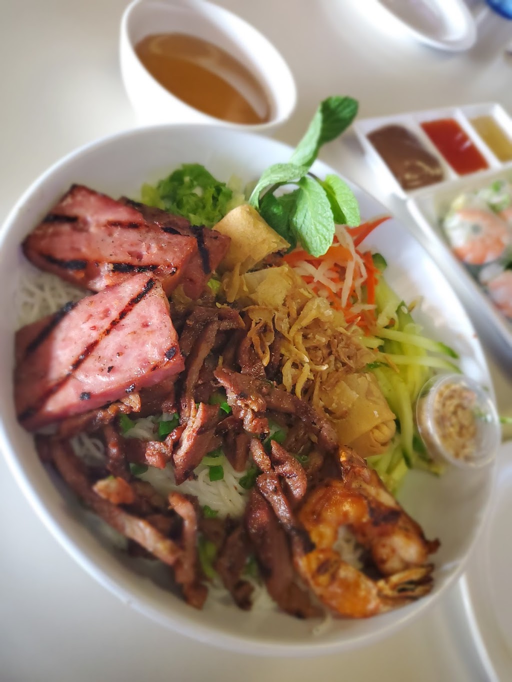 Pho Leo | 1734 E Main St #9025, Mesa, AZ 85203, USA | Phone: (480) 410-4971