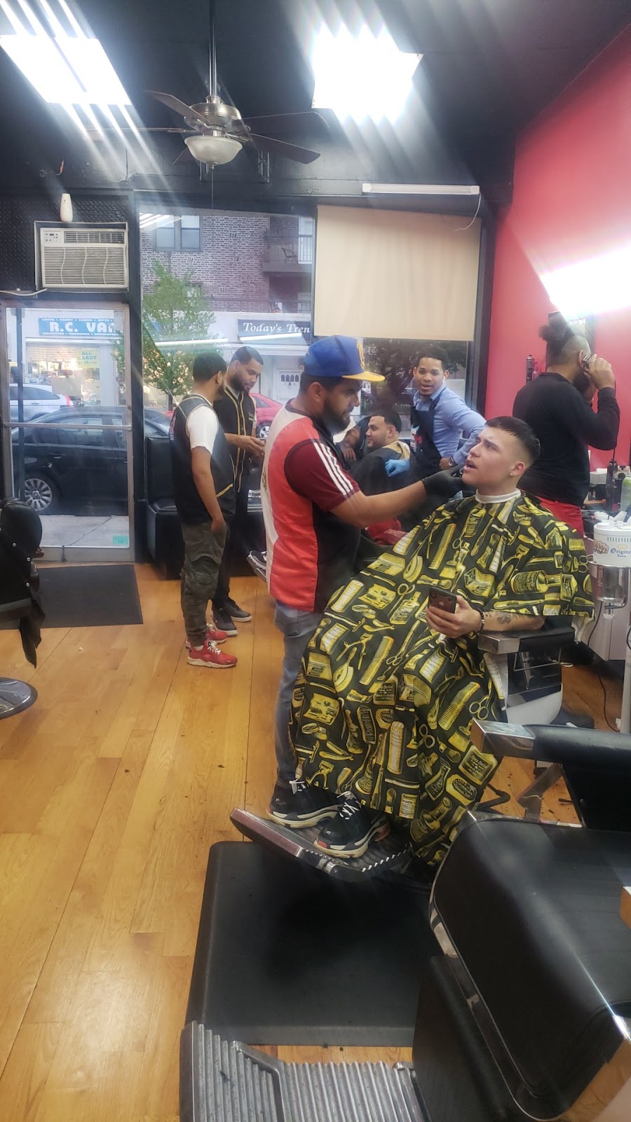 3 Golpes barbershop #1 | 153 North Ave, New Rochelle, NY 10801, USA | Phone: (914) 740-5981