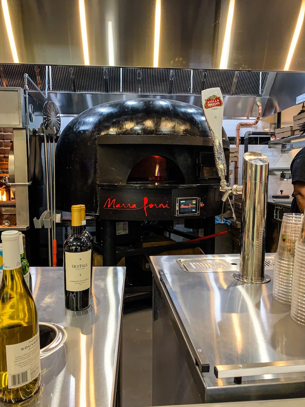 800 Degrees Woodfired Pizza Kitchen | Cleveland Hopkins International Airport, Terminal A, 5300 Riverside Dr, Cleveland, OH 44135, USA | Phone: (216) 331-1481