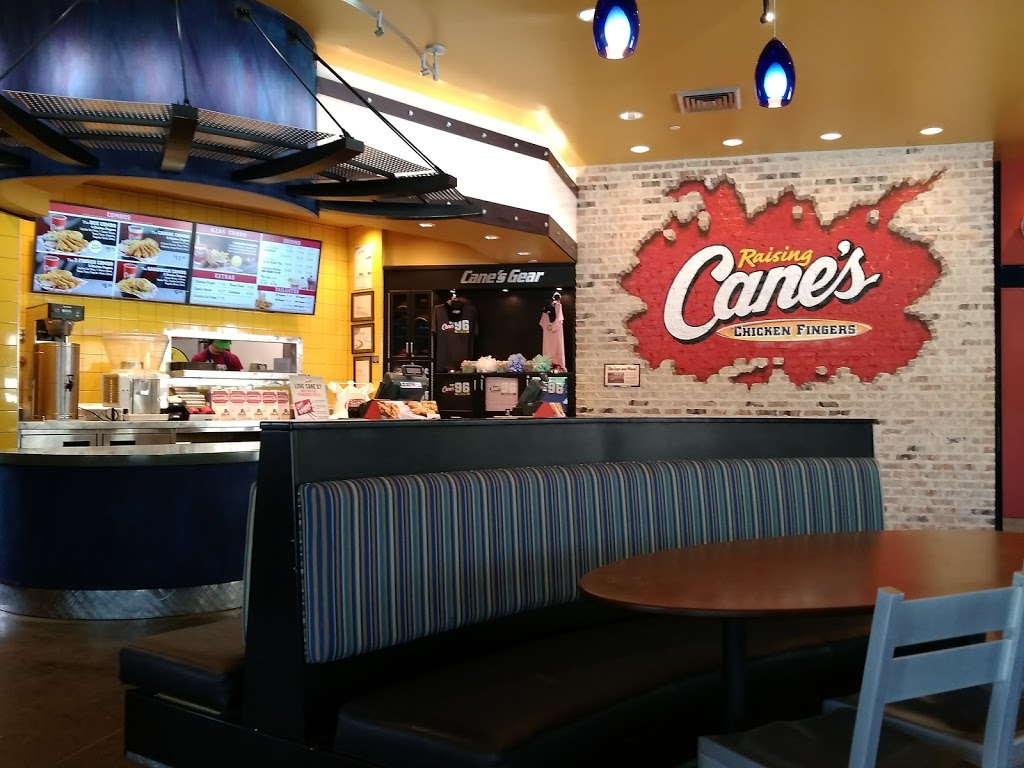 Raising Canes Chicken Fingers | 1600 Ranch Rd 620 S, Lakeway, TX 78734, USA | Phone: (512) 263-2955