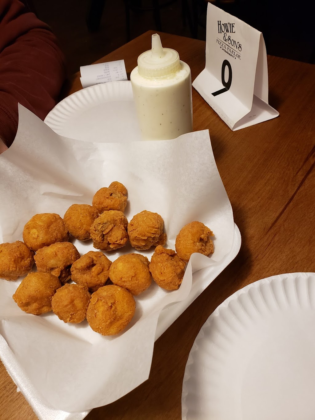 Howie & Sons Pizza Parlor | 2430 S Mooney Blvd, Visalia, CA 93277, USA | Phone: (559) 732-7949