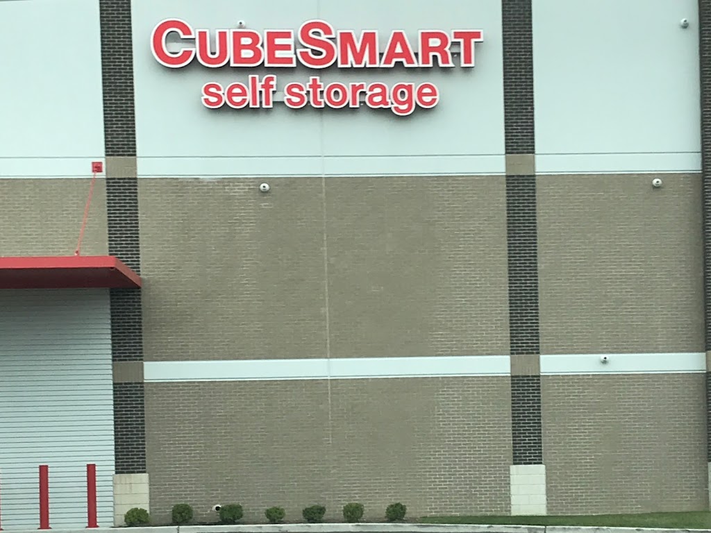 Public Storage | 470 Mid Rivers Mall Cir, St Peters, MO 63376, USA | Phone: (636) 735-7987