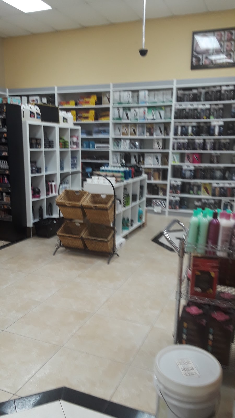 Capelli Beauty & Barber Supply | 5450 W Hillsboro Blvd #1, Coconut Creek, FL 33073, USA | Phone: (877) 725-4540