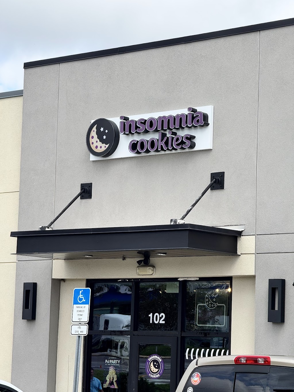 Insomnia Cookies | 5114 E Fowler Ave, Tampa, FL 33617, USA | Phone: (813) 819-0691