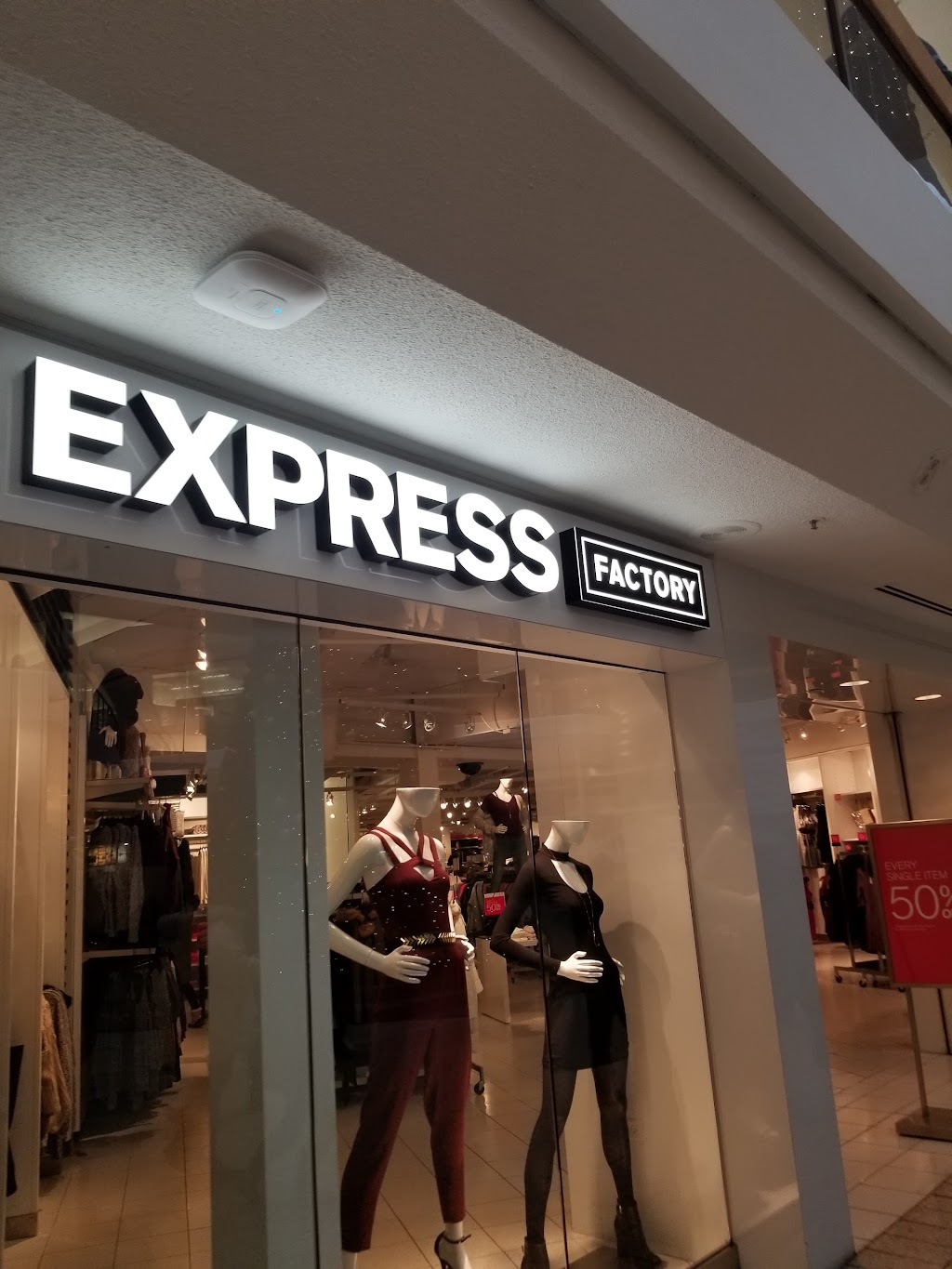 Express Factory Outlet | 18900 Michigan Ave, Dearborn, MI 48126, USA | Phone: (313) 441-1236