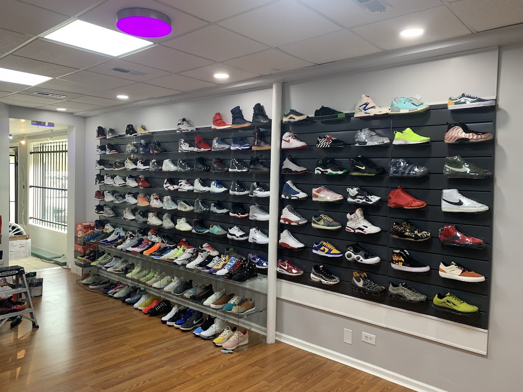 Sneaker Spa Chicago | 7510 S Harlem Ave, Bridgeview, IL 60455, USA | Phone: (708) 517-4839