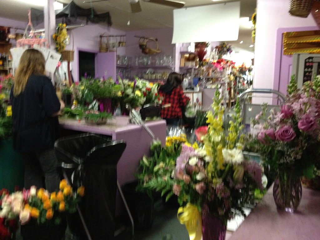 Essex Flower Basket | 40 Talbot St N, Essex, ON N8M 1A2, Canada | Phone: (800) 873-6854