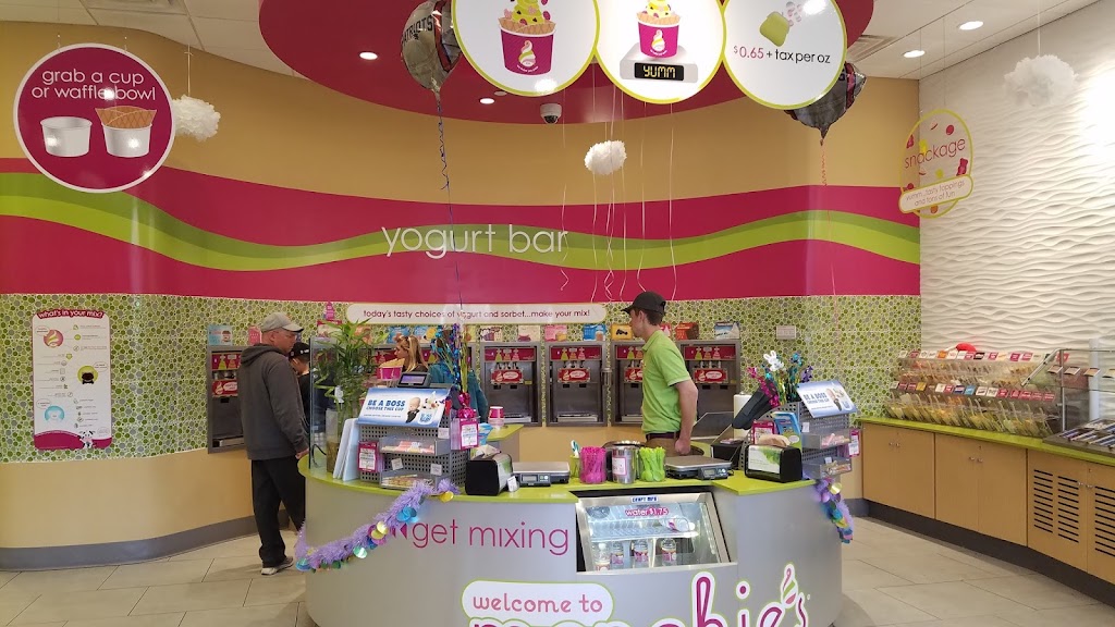 Menchies Frozen Yogurt | 268 Patriot Pl, Foxborough, MA 02035, USA | Phone: (508) 543-8000