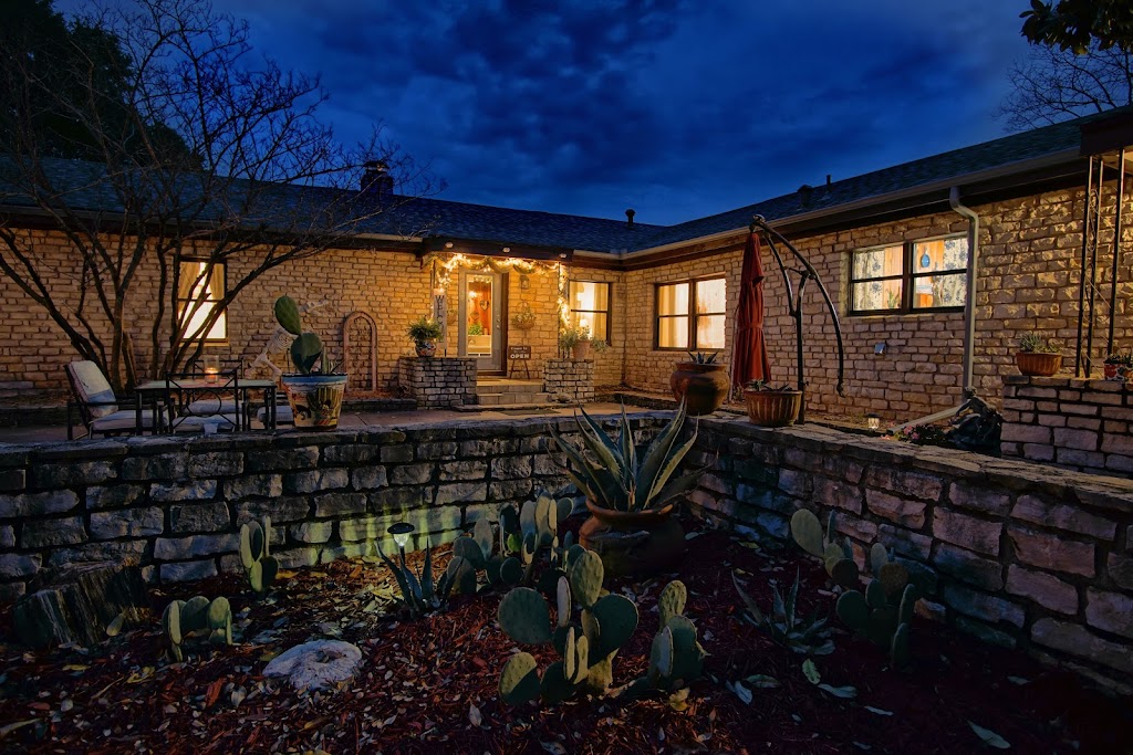 Live Oak B&B | 200 Live Oak St, Glen Rose, TX 76043, USA | Phone: (254) 644-7355