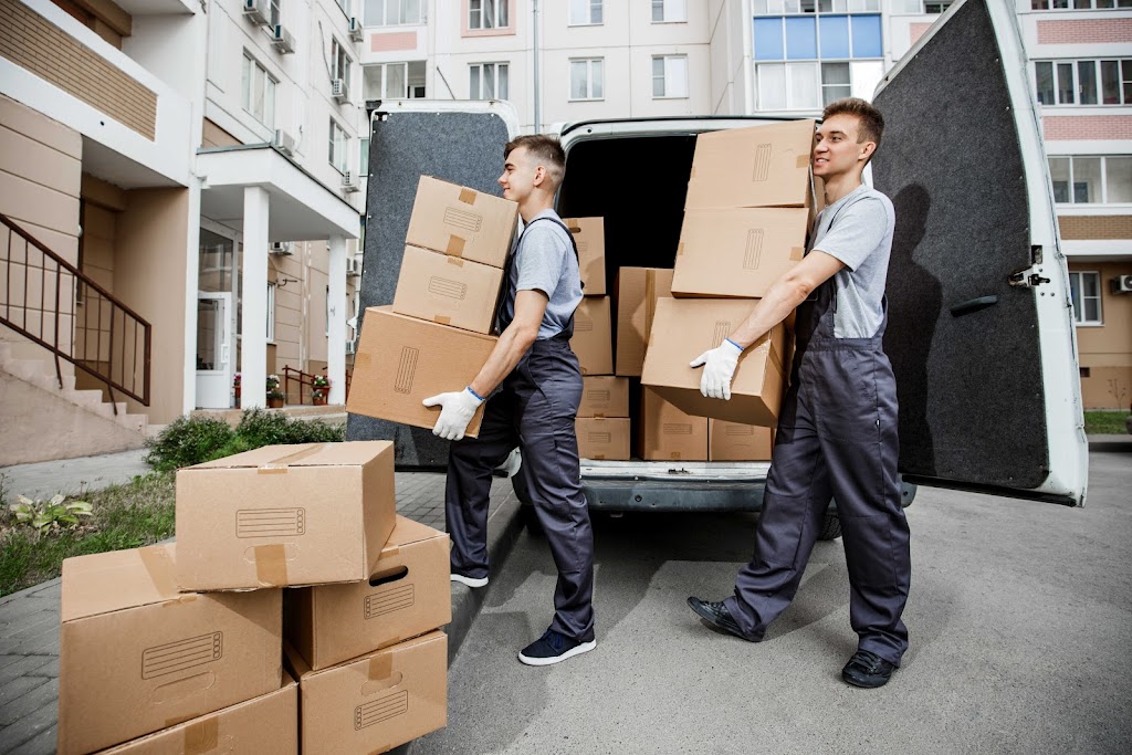 Best Movers Bradenton FL | 1121 Tamiami Trail, Bradenton, FL 34205, USA | Phone: (941) 229-7174