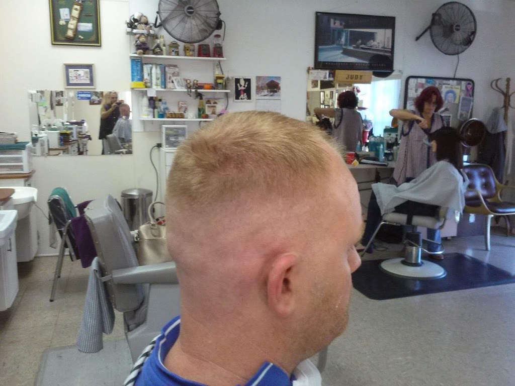 Robert Your Barber At the County Line Barbershop | 12406 County Line Rd, Spring Hill, FL 34667, USA | Phone: (727) 288-4508