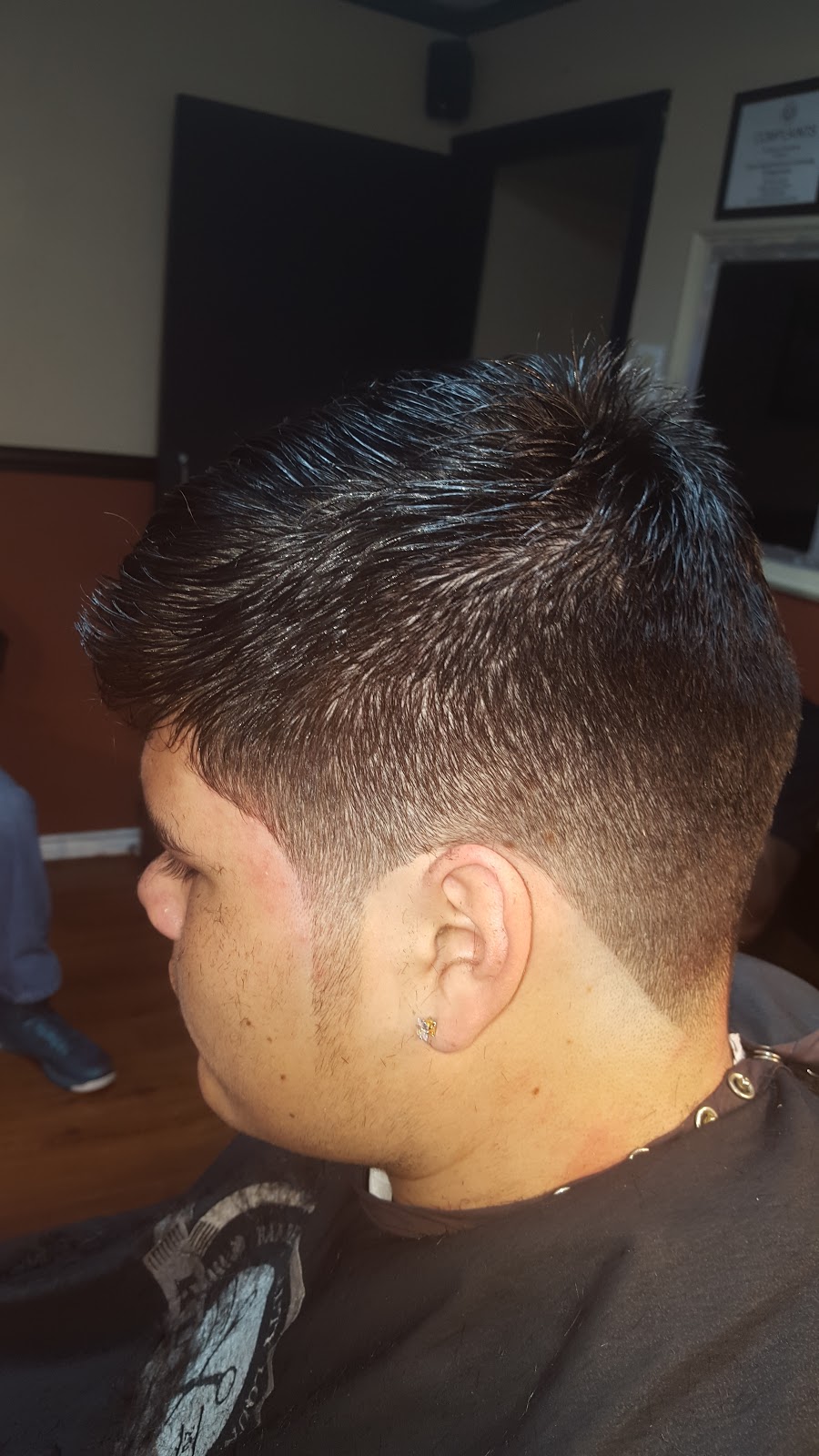 Kut It Out Cuts | 3225 I-30, Mesquite, TX 75150, USA | Phone: (214) 215-6495