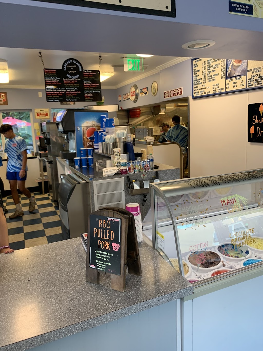 Top Burger Drive In | 1436 NE Everett St, Camas, WA 98607, USA | Phone: (360) 834-3867