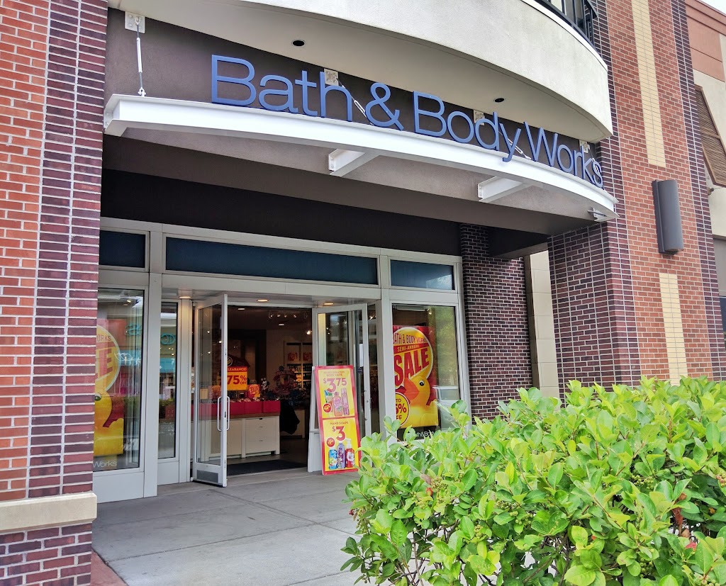 Bath & Body Works | 17305 Davenport St, Omaha, NE 68118, USA | Phone: (402) 289-2749