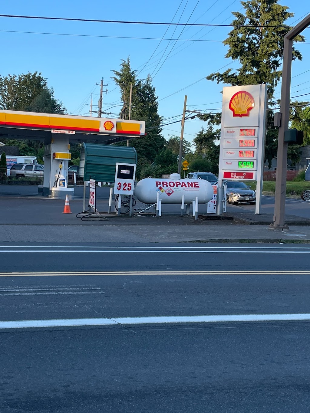 Shell | 6010 NE Killingsworth St, Portland, OR 97218, USA | Phone: (503) 335-8001