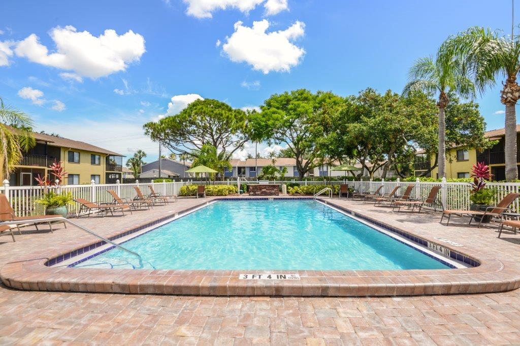 Bay Club Apartments | 2305 46th Ave W, Bradenton, FL 34207, USA | Phone: (941) 758-4631