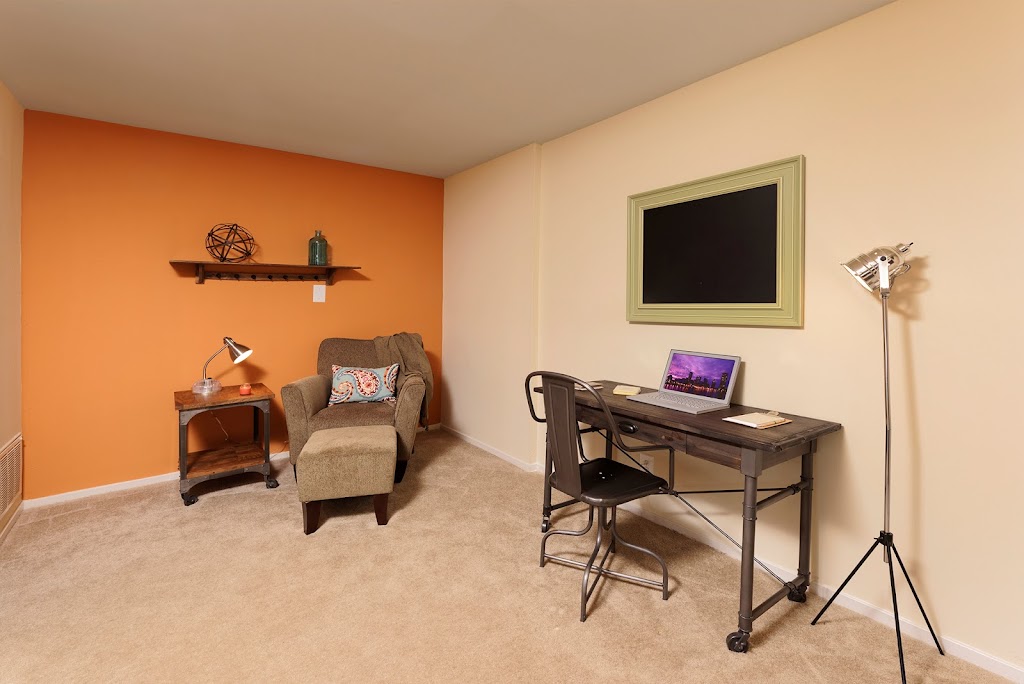 Courthouse Square Apartments | 1112 Ivywood Ln, Towson, MD 21286, USA | Phone: (410) 828-4400