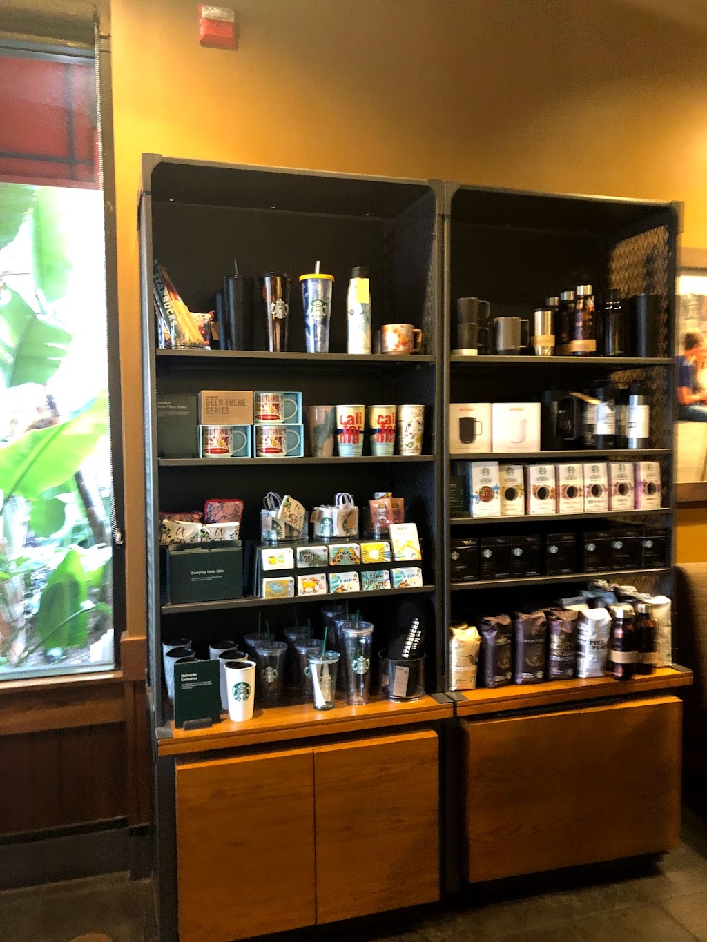 Starbucks | Shopping Center, 21155 Newport Coast Dr, Newport Coast, CA 92657 | Phone: (949) 720-1173