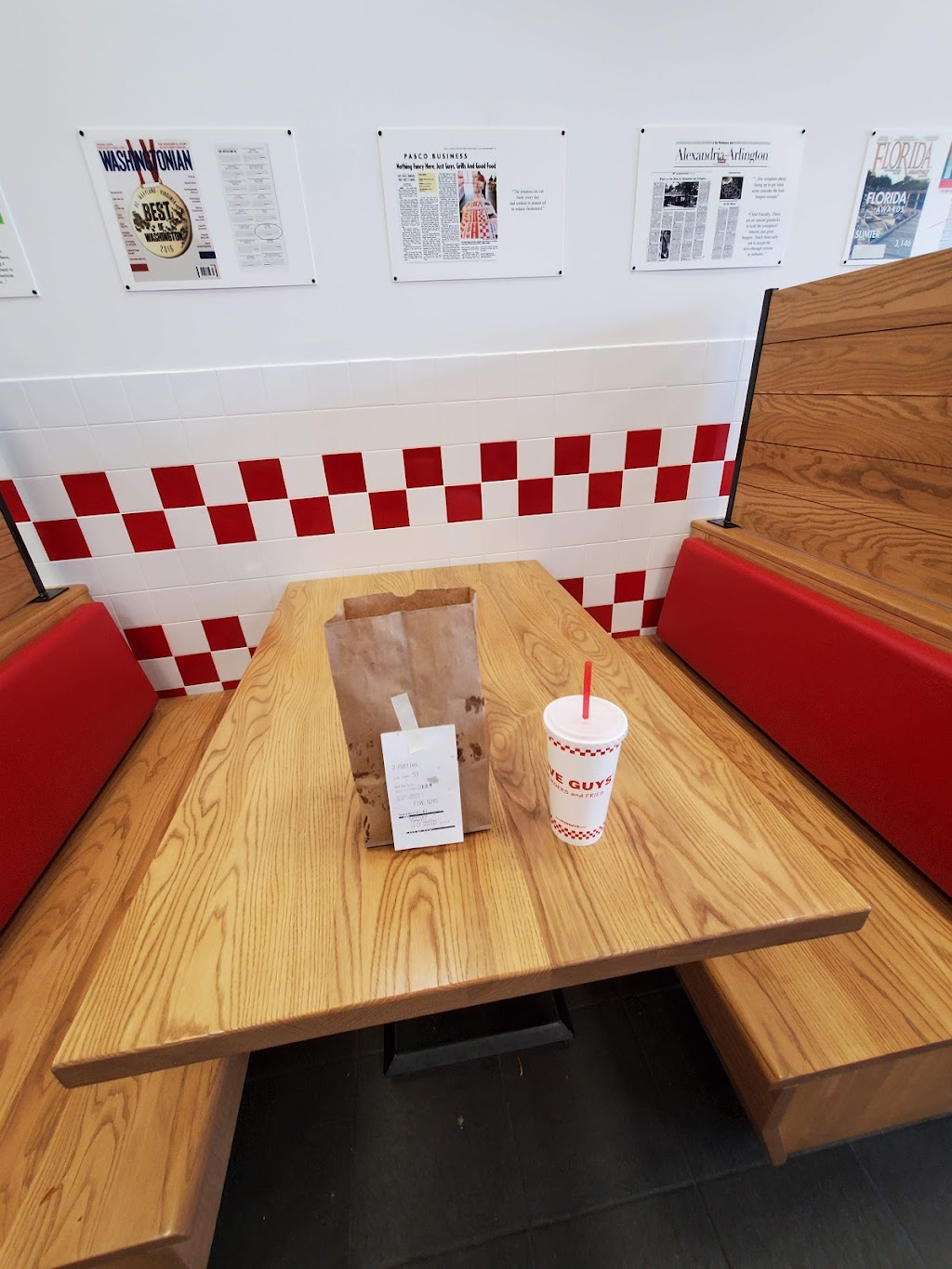 Five Guys | 17304 Chesterfield Airport Rd, Chesterfield, MO 63005, USA | Phone: (636) 536-9872