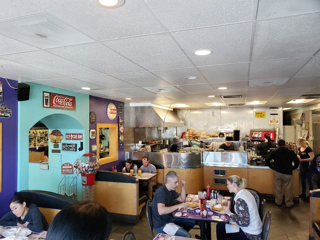 Digger's Diner Concord 1895 Farm Bureau Rd B, Concord, CA 94519