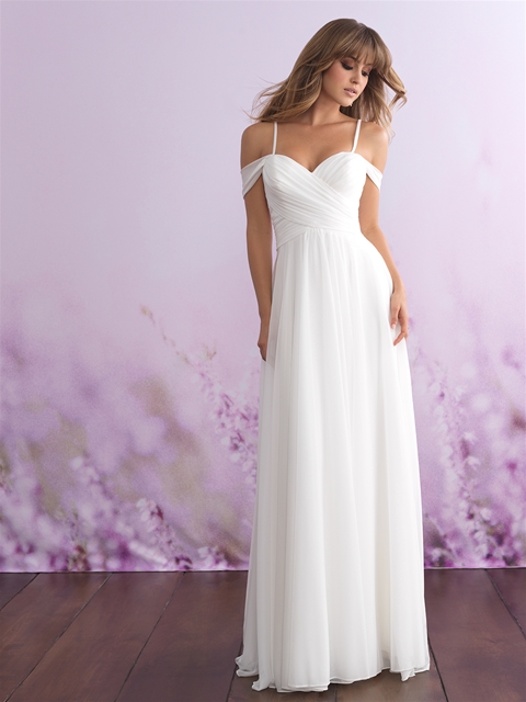 Tulle Bridal Outlet | 379 S Broadway, Salem, NH 03079, USA | Phone: (603) 458-6116