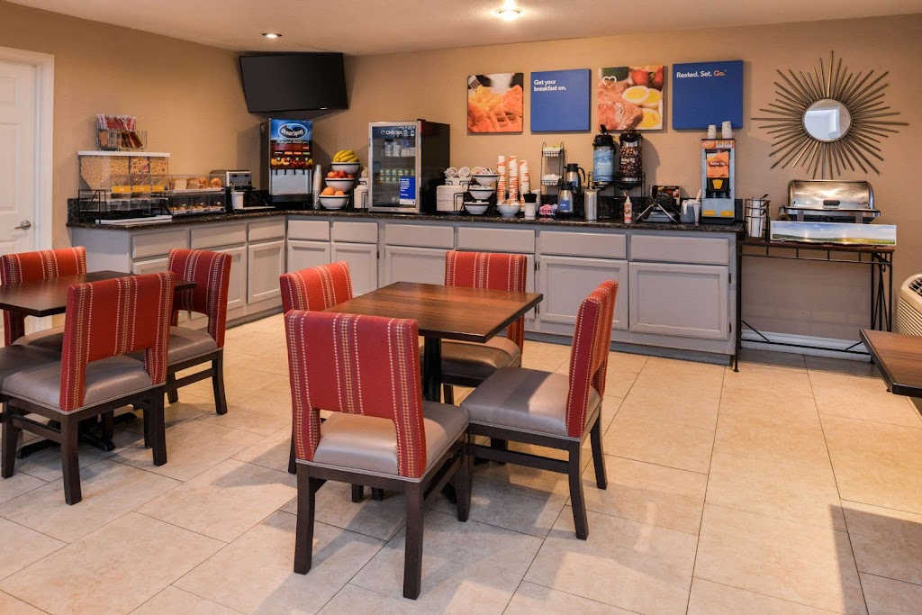 Comfort Inn & Suites Rancho Cordova-Sacramento | 12249 Folsom Blvd, Rancho Cordova, CA 95742, USA | Phone: (916) 351-1213