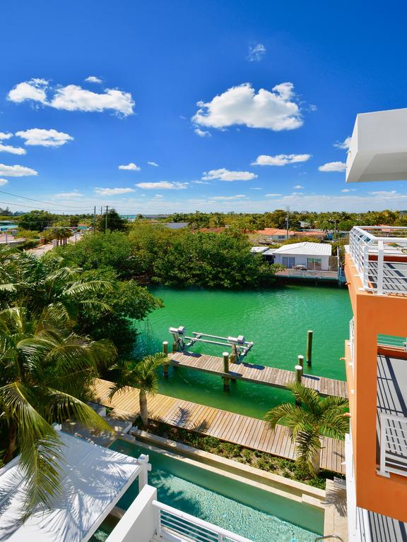 Apartment MB On The Canal | 7700 Tatum Waterway Dr, Miami Beach, FL 33141, USA | Phone: (786) 277-8915