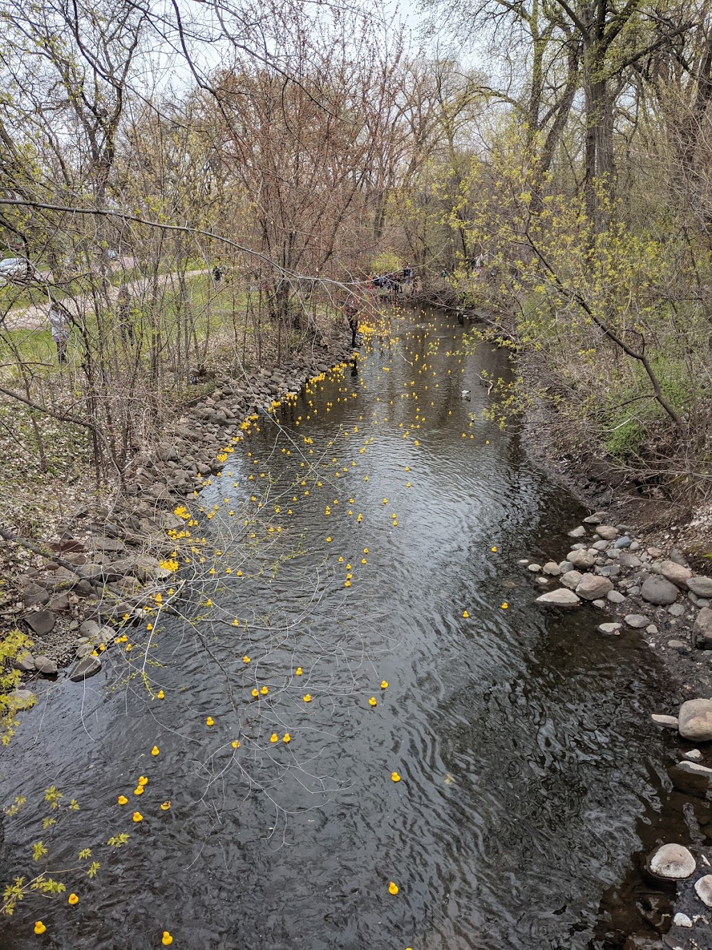 Minnehaha Creek Park | W Minnehaha Pkwy & W 51st St Minneapolis, MN 55419, W Minnehaha Pkwy, Minneapolis, MN 55419, USA | Phone: (612) 230-6400